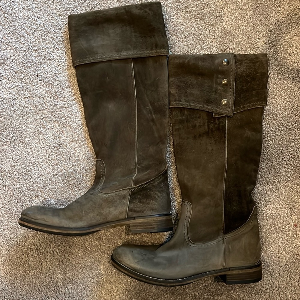 Barney's CoOp olive green suede riding boots in size 7.5